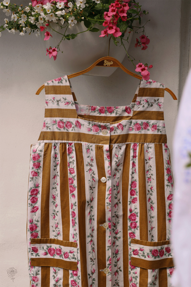 Adorable 70's Robe Vintage Dress | S