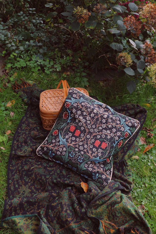 Blacktorn Cushion Cover 