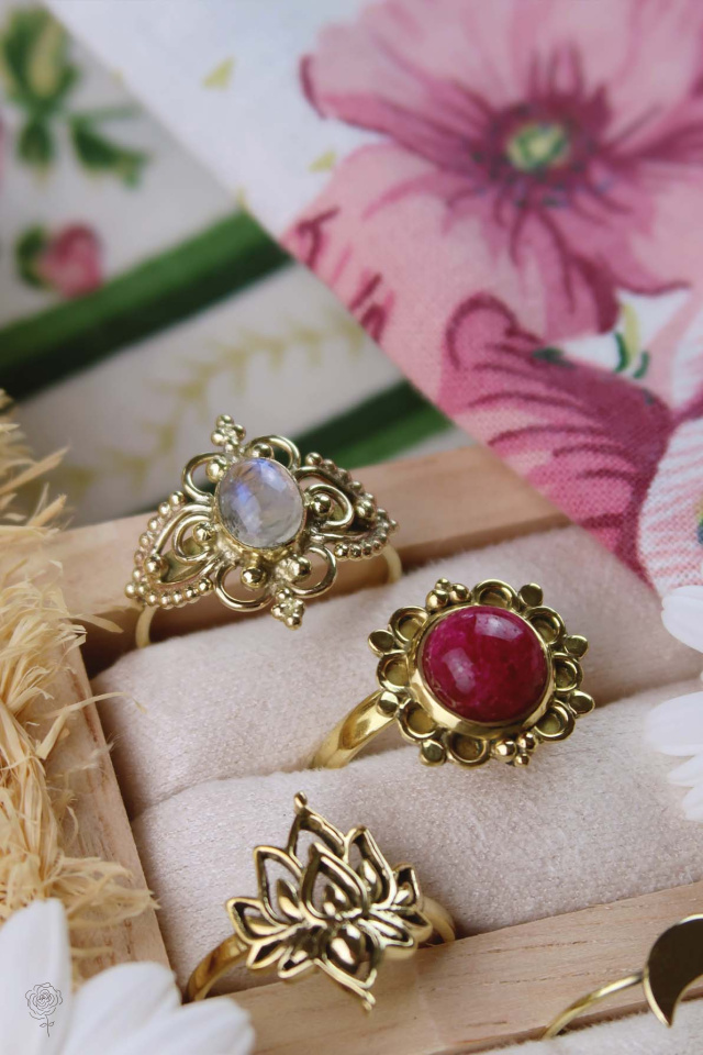 Dreamy Lotus Brass Ring 