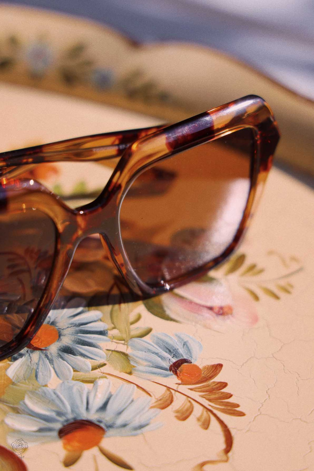 JADE SQUARE SUNGLASSES