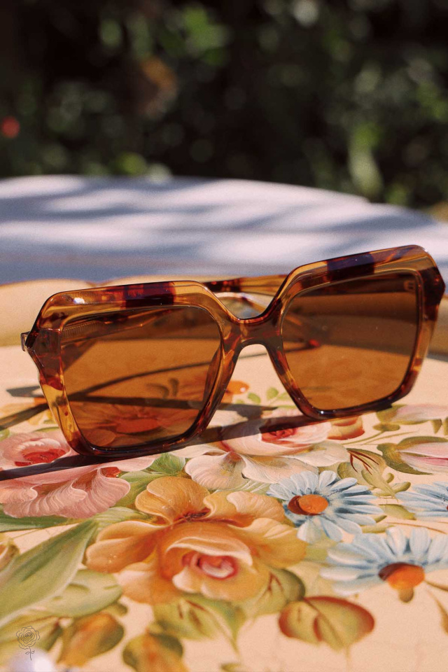 JADE SQUARE SUNGLASSES