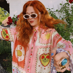 July Sun Oval Cream Sunglasses