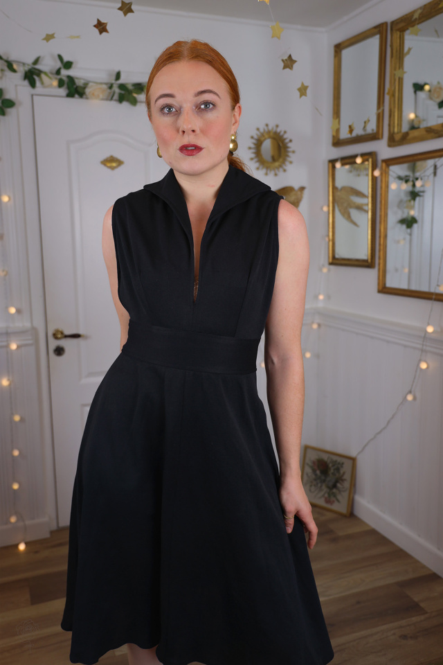 Little Black Elegant Vintage Dress | S