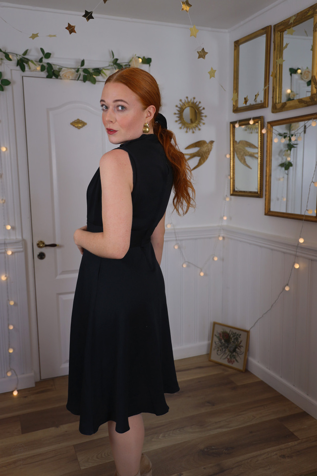 Little Black Elegant Vintage Dress | S