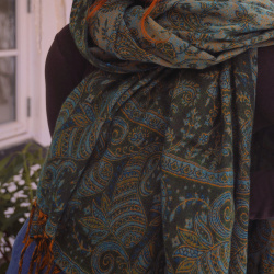 Poire Boh�me Scarf &amp; Blanket 