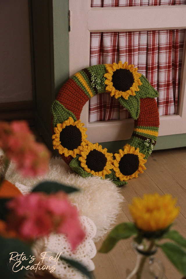 Rita's Autumn Sunflower Crochet Wreath 