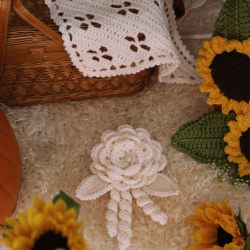 Rita's White Flower Crochet Hair Clip 