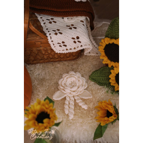 Rita's White Flower Crochet Hair Clip 