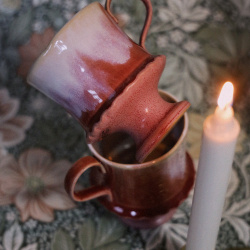 Rose Glace On Pedistal Mug