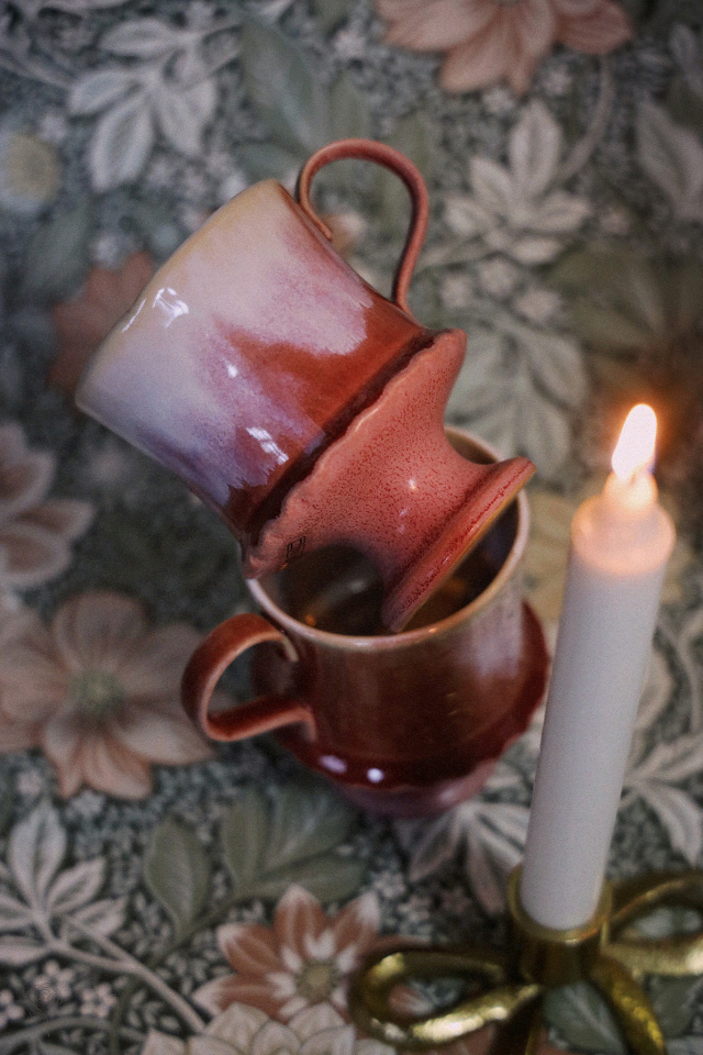 Rose Glace On Pedistal Mug