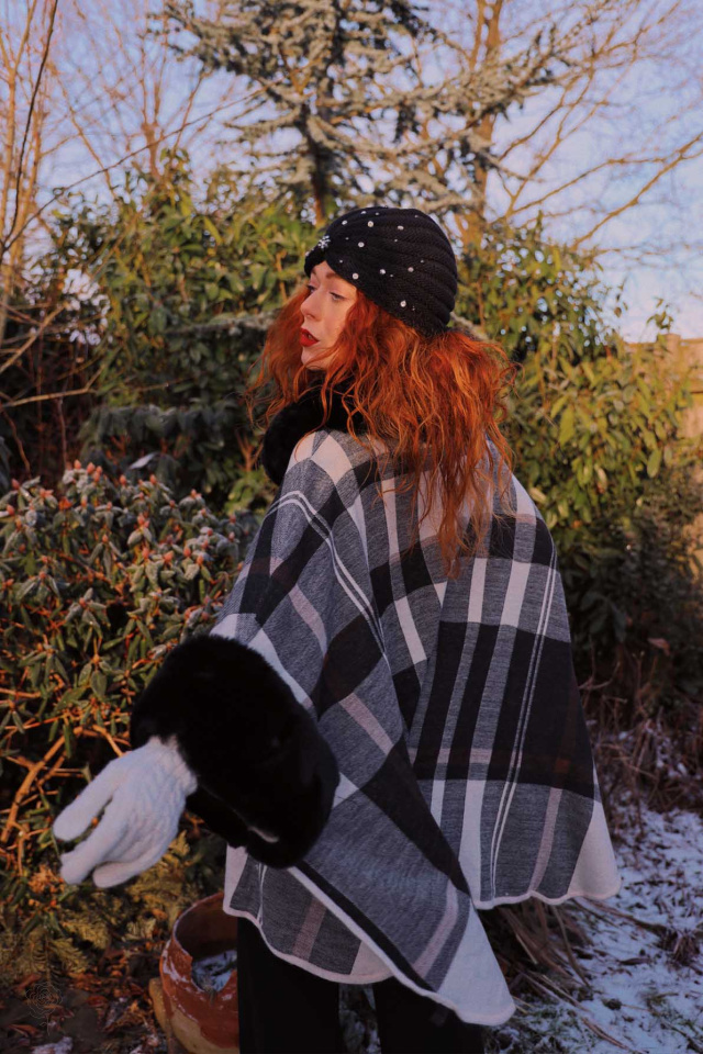 Off White Glitter Long Gloves 