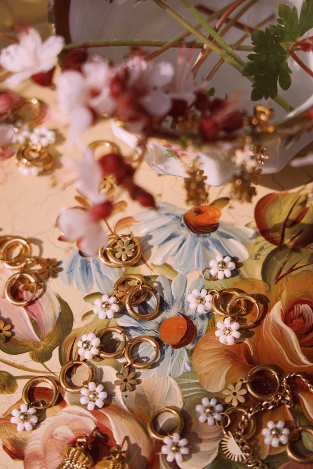 Tiny Daisy Earring | Gold &amp; White