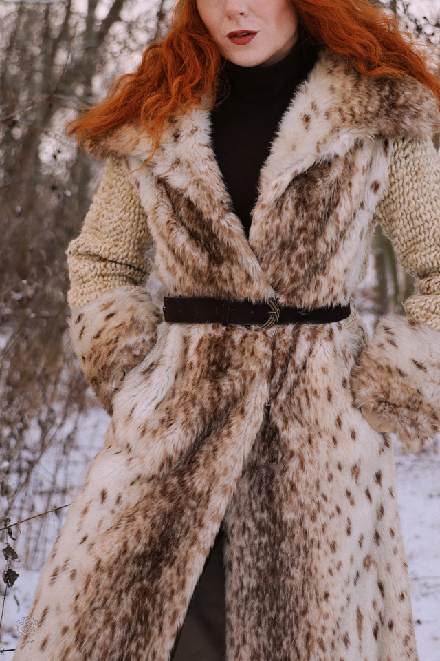 Faux Snow Fox Fluffy Winter Coat | S