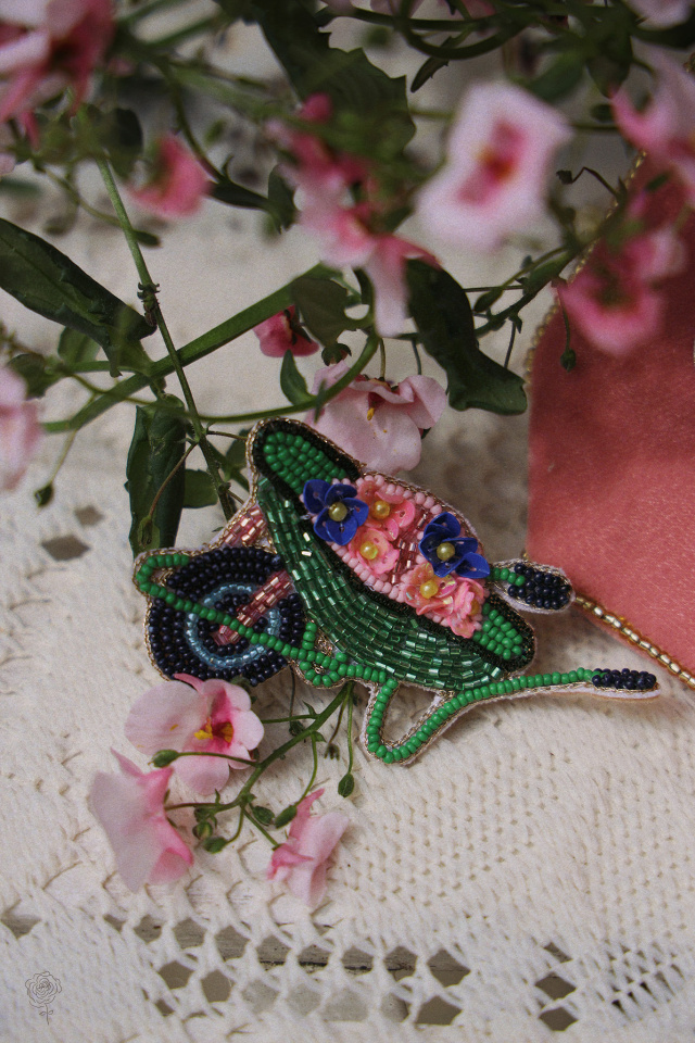 Wheelbarrow of Flowers Brooch