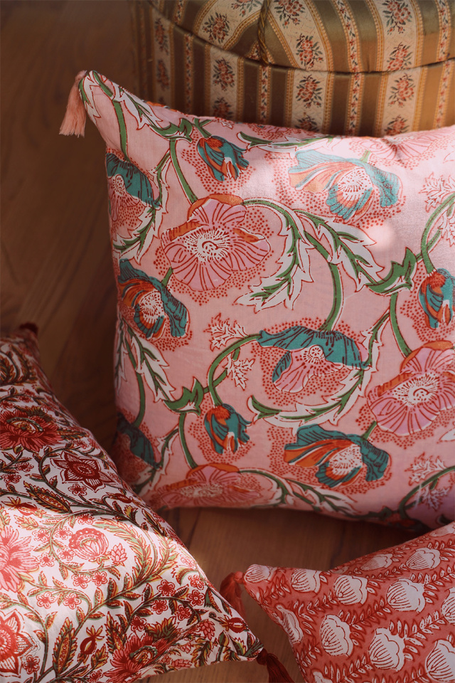 One With Big Flowers Pillow Case 