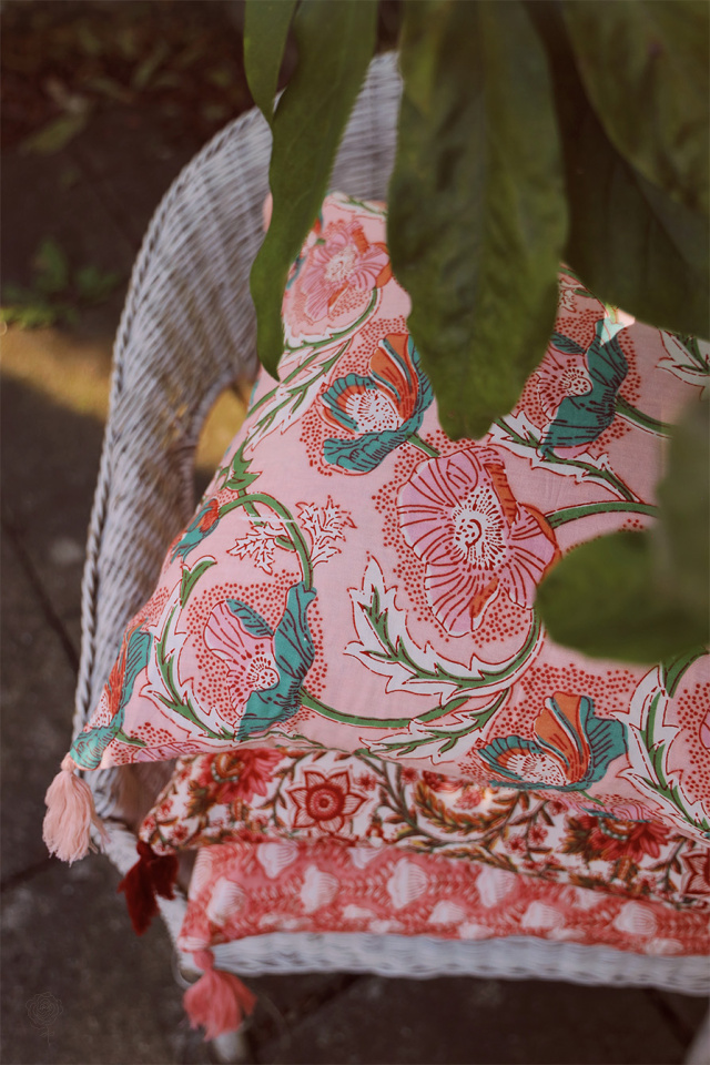 One With Big Flowers Pillow Case 