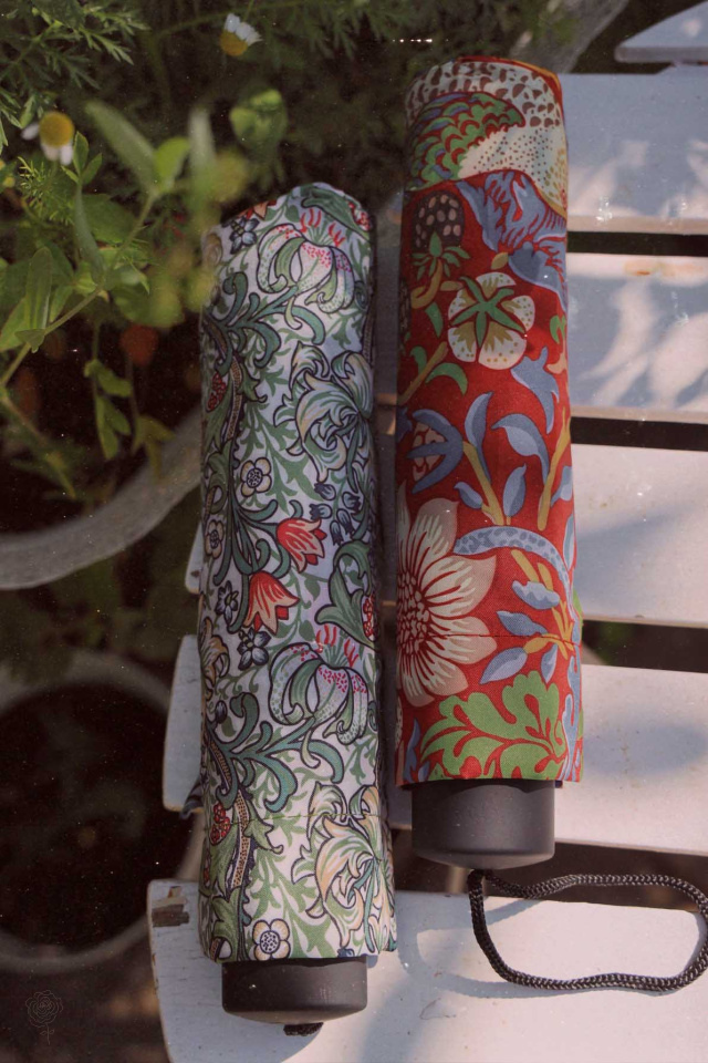 William Morris Golden Lily - Art Folding Umbrella
