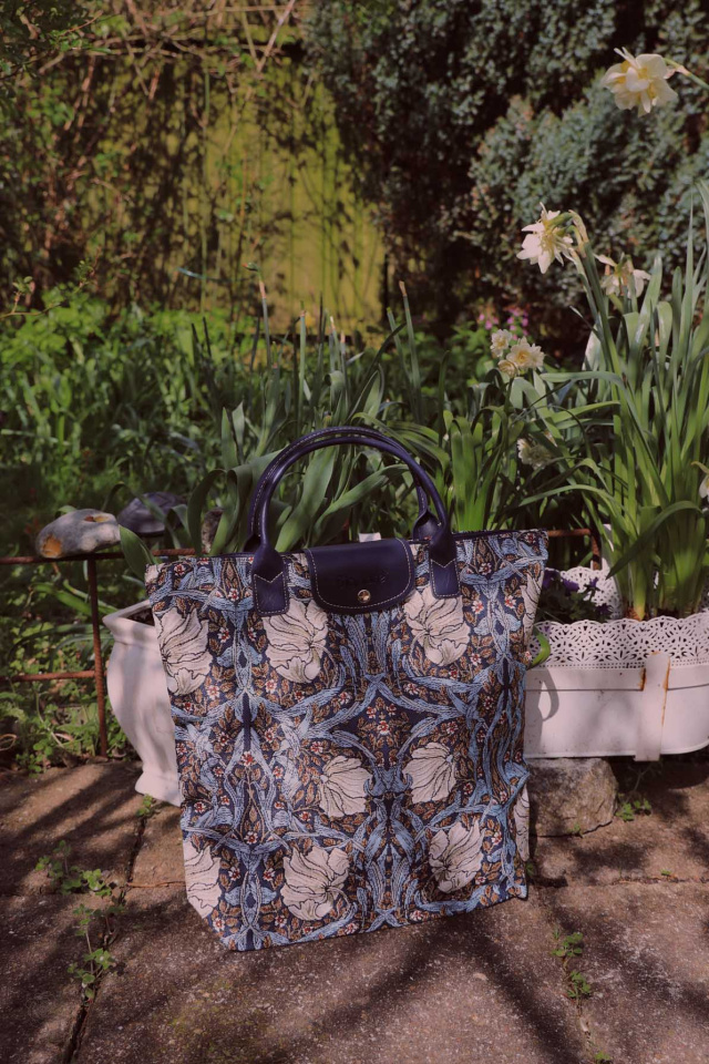 William Morris Pimpernel Thyme Blue - Foldaway Bag