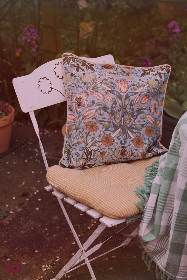 William Morris Pomegranate &amp; Lily - Pillow Cover