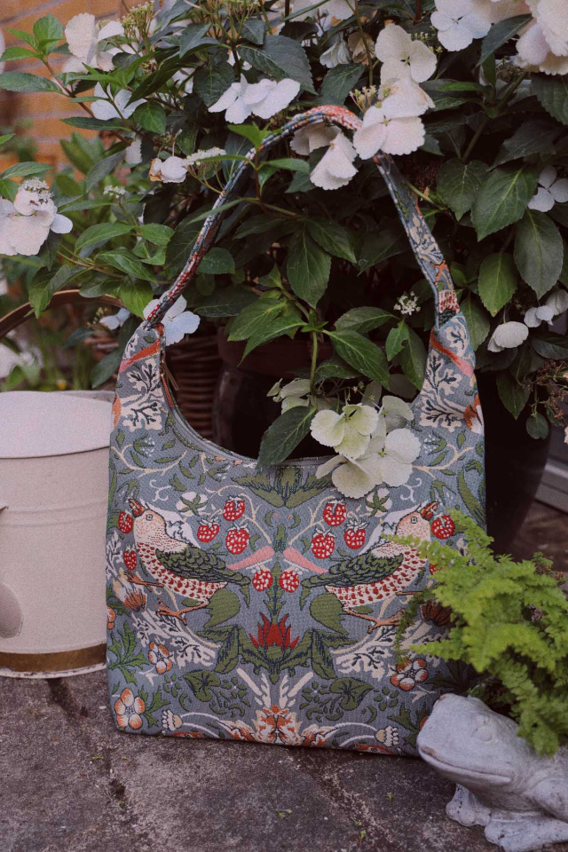 William Morris Strawberry Thief | Hobo Bag