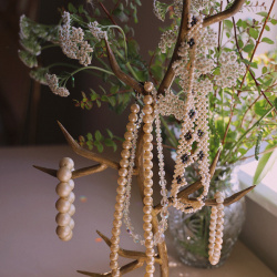 Abstract jewllery Stand