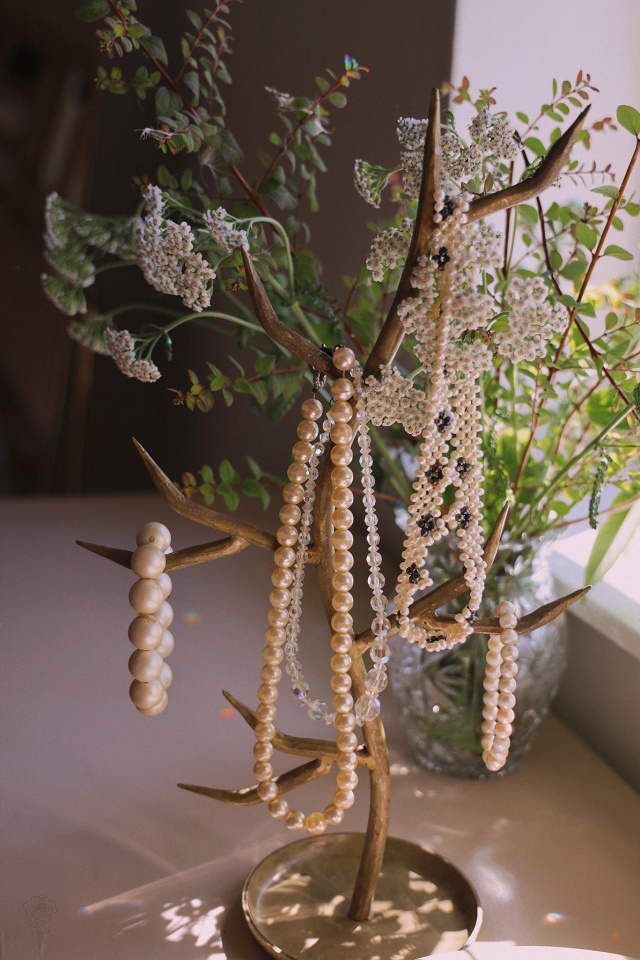 Abstract jewllery Stand