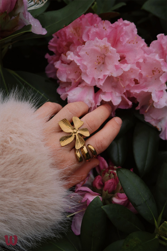 Adjustable Flower Ring 