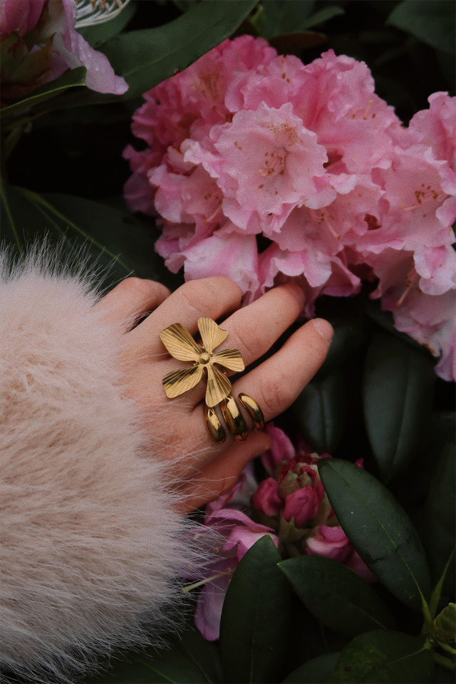 Adjustable Flower Ring 