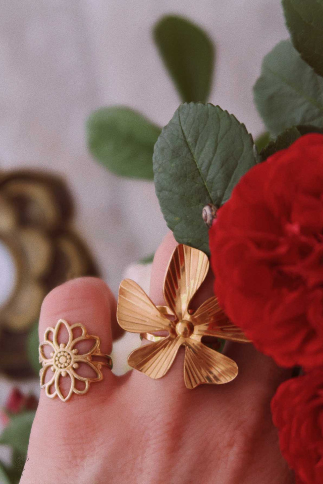 Adjustable Flower Ring 