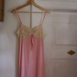 Chic Pink Lace Vintage Gown | S