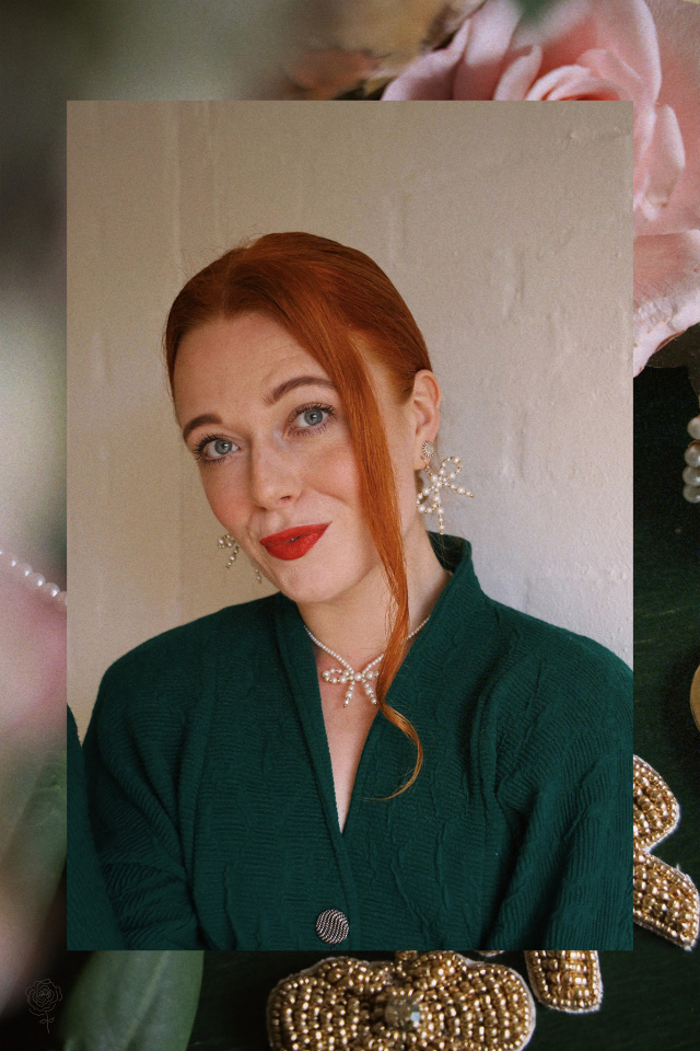 Beaded Bow Holly Necklace 