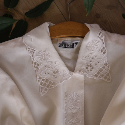 Beautiful Off White Vintage Blouse | L