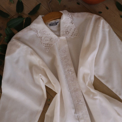 Beautiful Off White Vintage Blouse | L