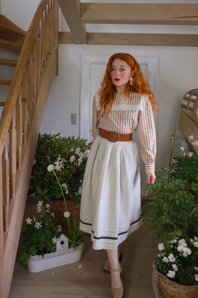 Beige Boho Green Line Vintage Skirt | XS