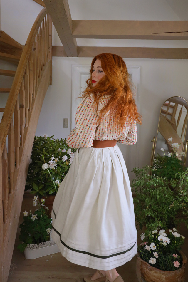 Beige Boho Green Line Vintage Skirt | XS