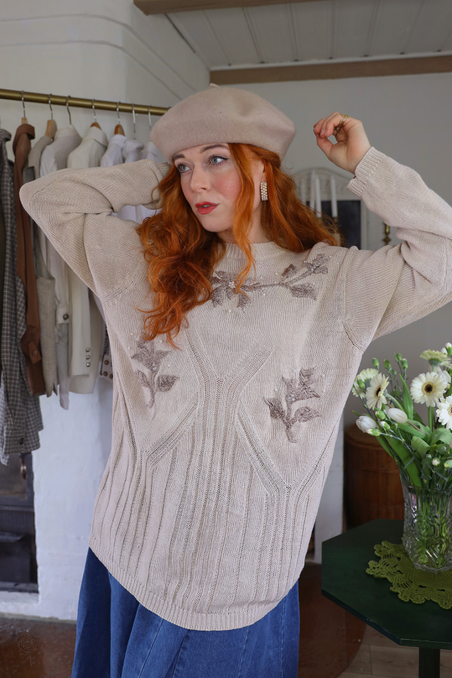Beige Floral Embroidered Beaded Vintage Sweater | M