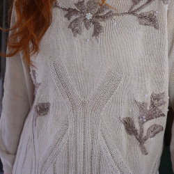 Beige Floral Embroidered Beaded Vintage Sweater | M