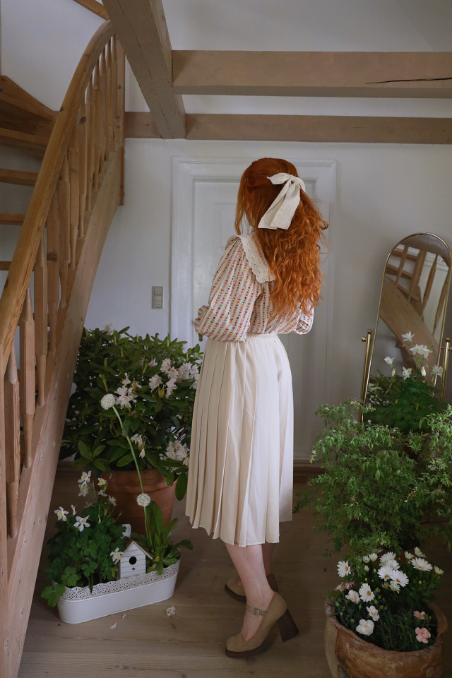 Beige Pleated Vintage Skirt | S