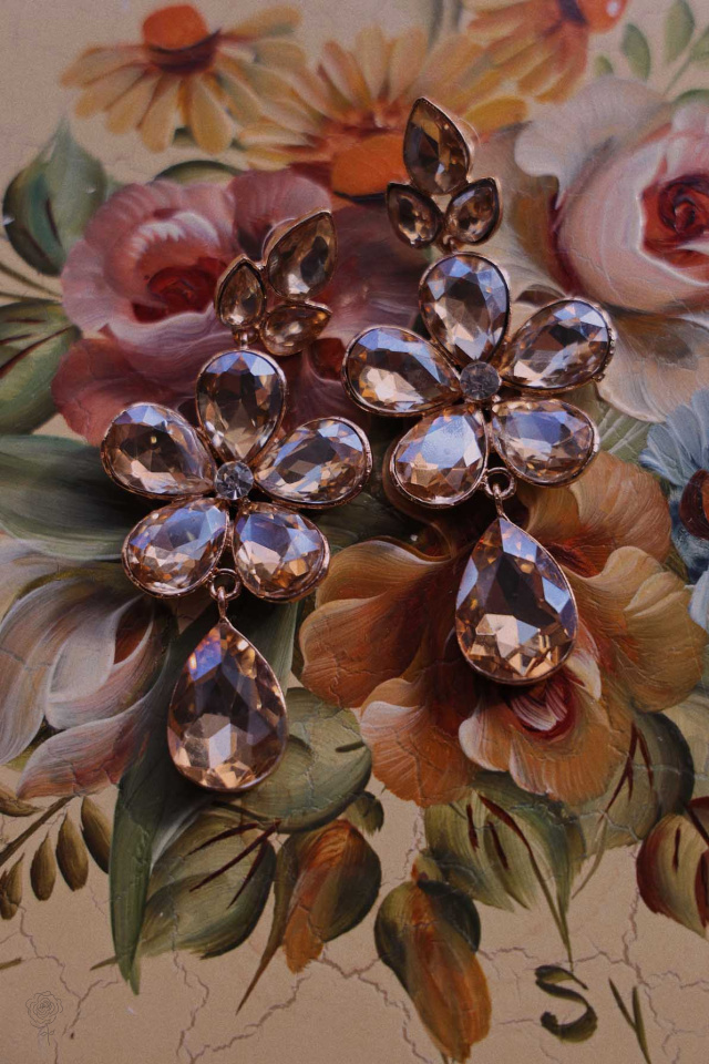 Big Glass Flower Earrings Champagne 