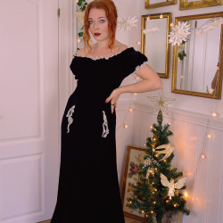 1940's Black Velvet Vintage Dress | XS