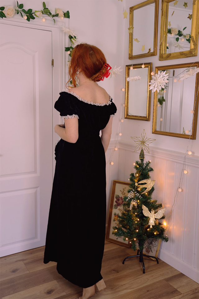 1940's Black Velvet Vintage Dress | XS