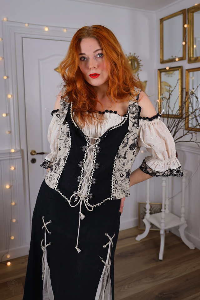 Black &amp; Beige Romantic Top | XL/XXL