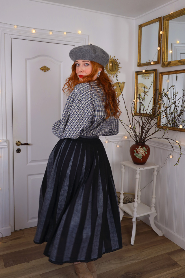 Grey &amp; Black Striped Vintage Skirt | S