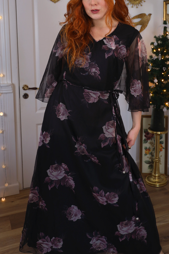 Dark Burgundy Roses 70's Maxi Dress | M/L