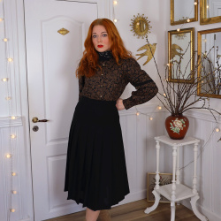 Elegant Black Pleated Vintage Skirt | S