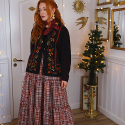 Black Floral Embroidered Vintage Cardigan | M/L