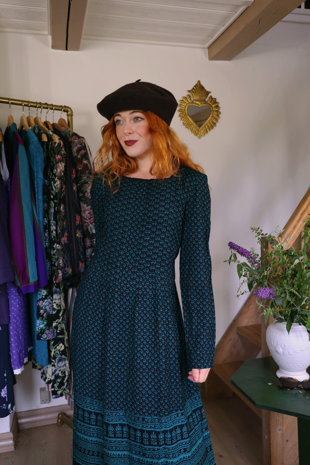 Black Emerald Green Pattern Vintage Maxi | M/L