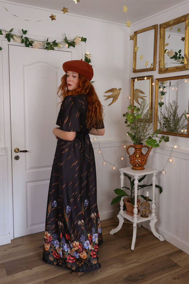 Black Floral 70's Vintage Gown | M/L