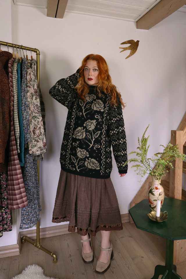 Stunning Brown Vintage Skirt | XS