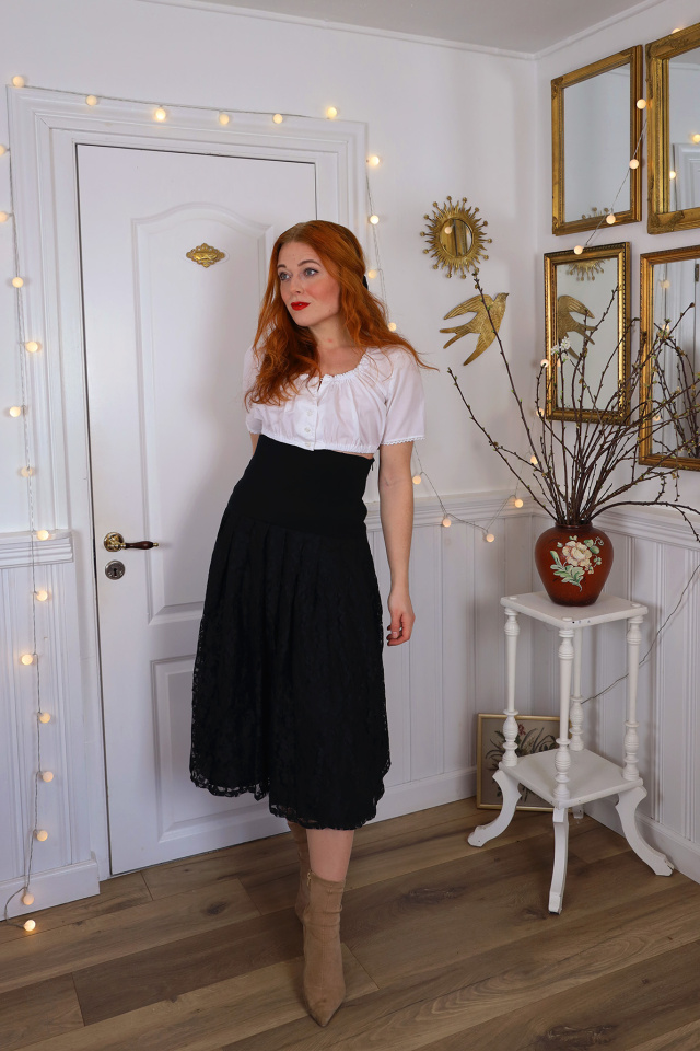Black Lace Vintage Skirt &amp; White Top | S